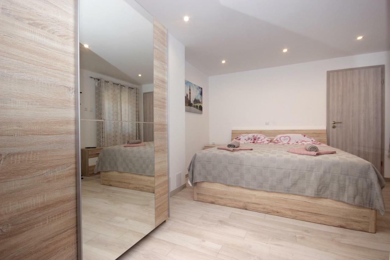 Apartment Alet Pola Esterno foto